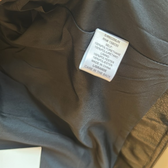 Love Tree Faux Leather Jacket Size Large Black/White Contrast Stripe Cropped - Picture 12 of 15